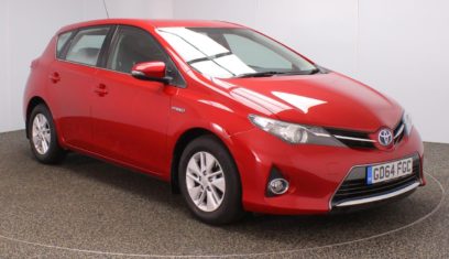 Used 2015 RED TOYOTA AURIS Hatchback 1.8 ICON VVT-I 5d AUTO 99 BHP HYBRID ELECTRIC (reg. 2015-02-06) for sale in Stockport