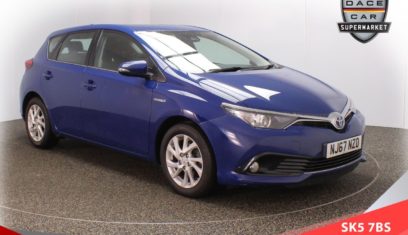 Used 2017 BLUE TOYOTA AURIS Hatchback 1.8 VVT-I BUSINESS EDITION TSS 5d AUTO 99 BHP HYBRID ELECTRIC (reg. 2017-09-20) for sale in Stockport