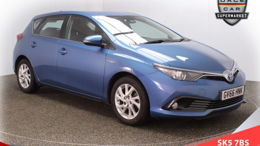 Used 2017 BLUE TOYOTA AURIS Hatchback 1.8 VVT-I BUSINESS EDITION TSS 5d AUTO 99 BHP HYBRID ELECTRIC (reg. 2017-01-30) for sale in Stockport