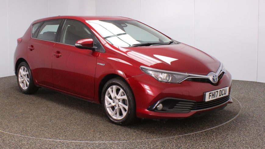 Used 2017 RED TOYOTA AURIS Hatchback 1.8 VVT-I BUSINESS EDITION TSS 5d AUTO 99 BHP HYBRID ELECTRIC (reg. 2017-05-31) for sale in Stockport